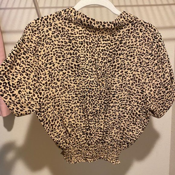 BP Cropped and Cinched Cheetah Short Sleeve Blouse - Picture 3 of 4